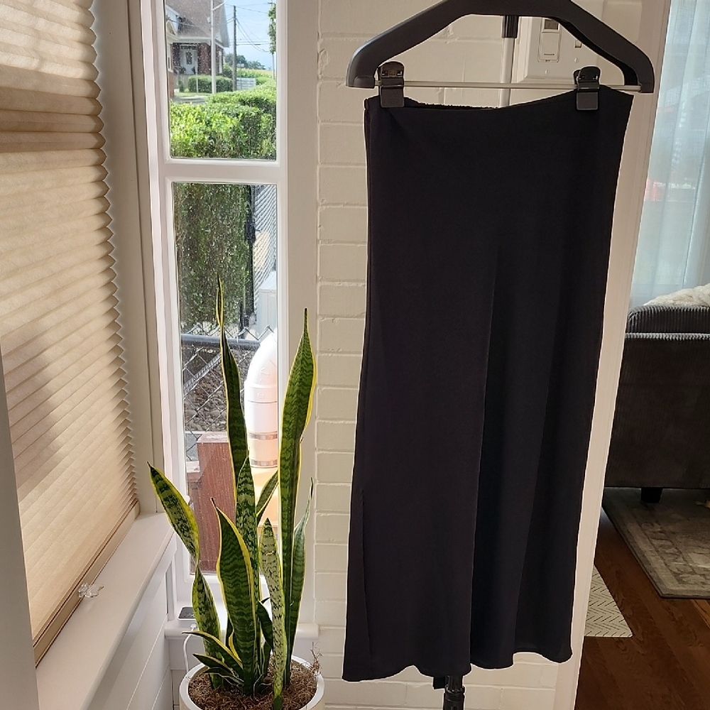 Elegant Black Midi Skirt, Medium 8-10